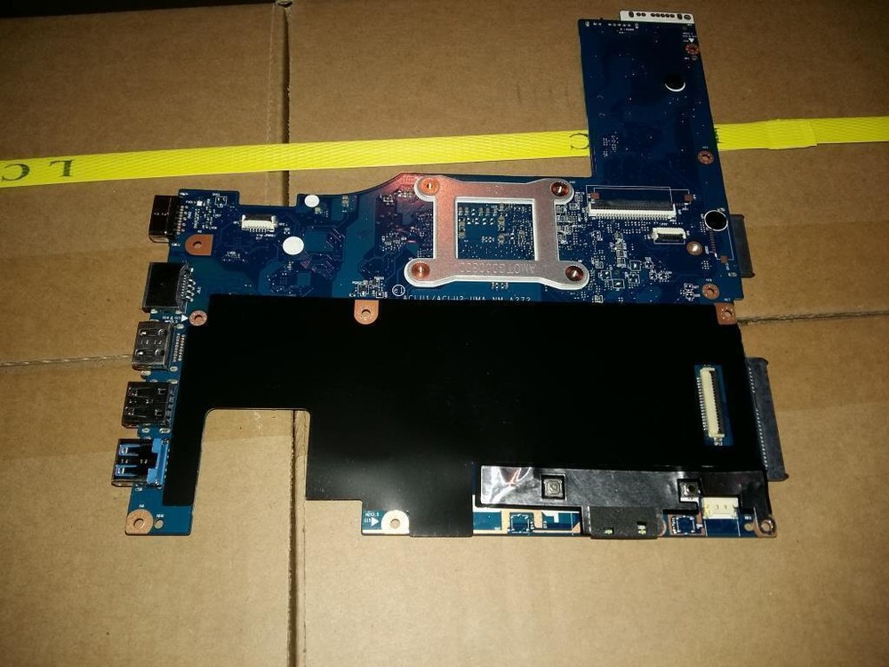 Материнская плата для ноутбука Lenovo IdeaPad G40-70 ACLU1 W8P UMA 3558U 1000M (90006458), оригинал
