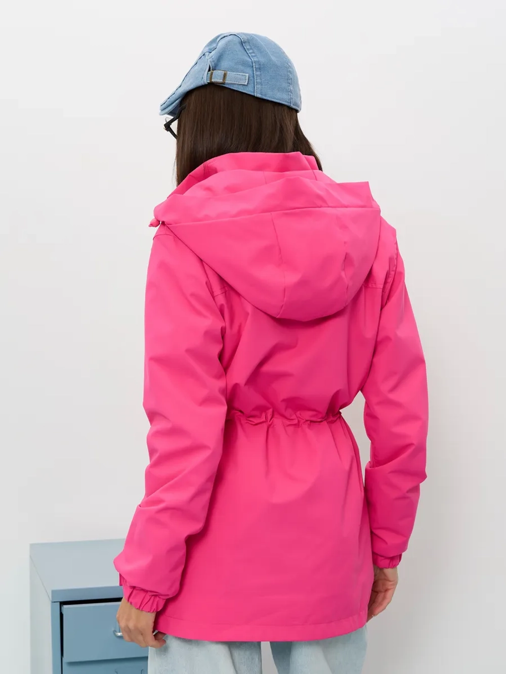 Ветровка с капюшоном удлиненная