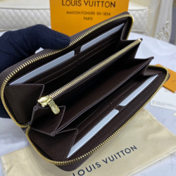 Louis Vuitton Zippy Wallet