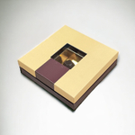 Коробка для конфет ПРЕМИУМ с маленьким окном 160*160*45 (9) (шоколадно-бежевая/золото)