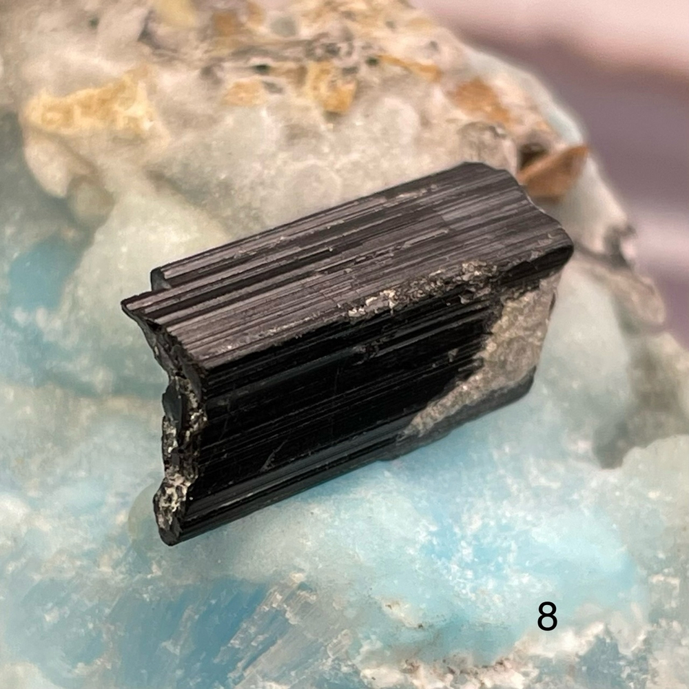 37807 Шерл Турмалин необработанный кристалл вс 16-22мм