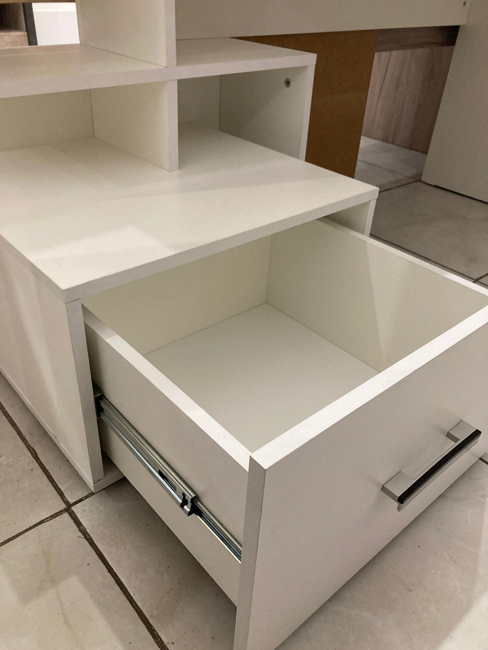 Стол письменный В-1 белый/белый