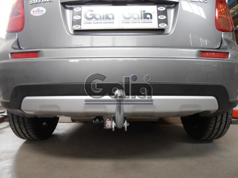 Фаркоп оцинкованный Galia F109A для Suzuki SX4 хетчбек 5 дверей 2006-2013 2WD/4WD, FIAT Sedici 2006-2014(паспорт и сертификат в комплекте)(без электрики)