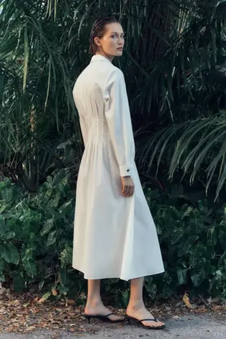 ZARA ПРИТАЛЕННОЕ ПЛАТЬЕ ИЗ ПОПЛИНА, БЕЛЫЙ