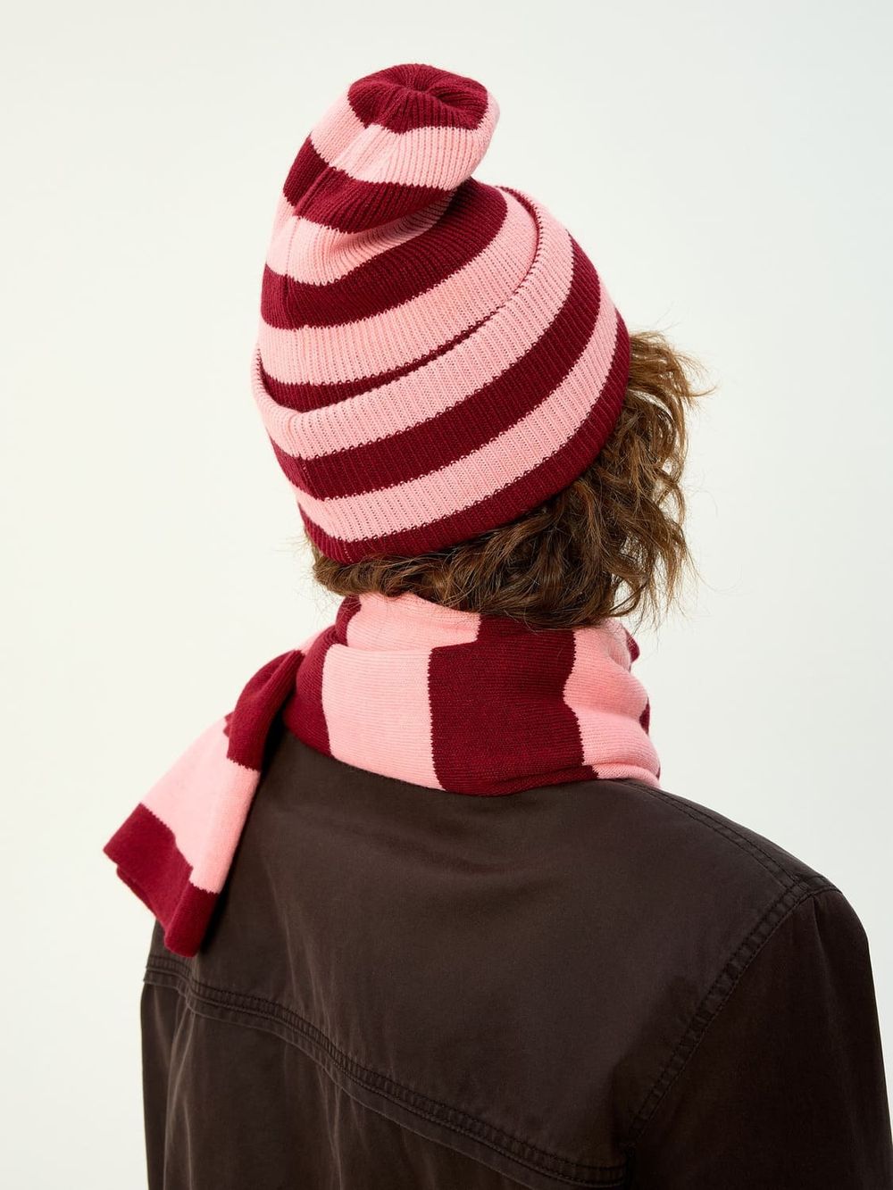 Купить Шапка Kraizy Stripes в полоску бургунди / роза Шапка Kraizy Stripes в полоску бургунди / роза