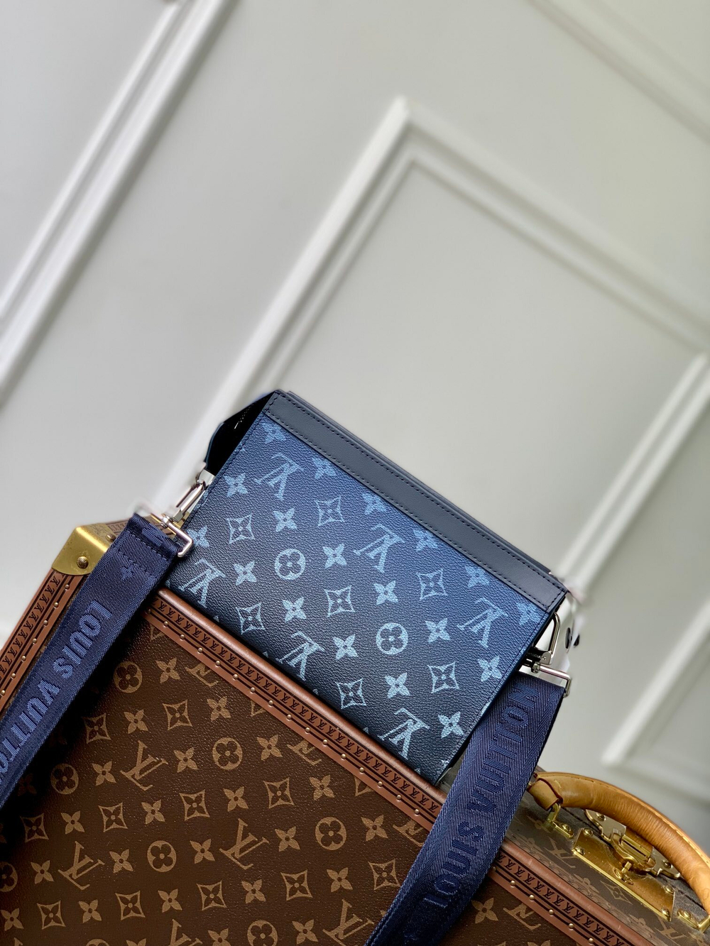 Louis Vuitton Alpha Wearable Wallet