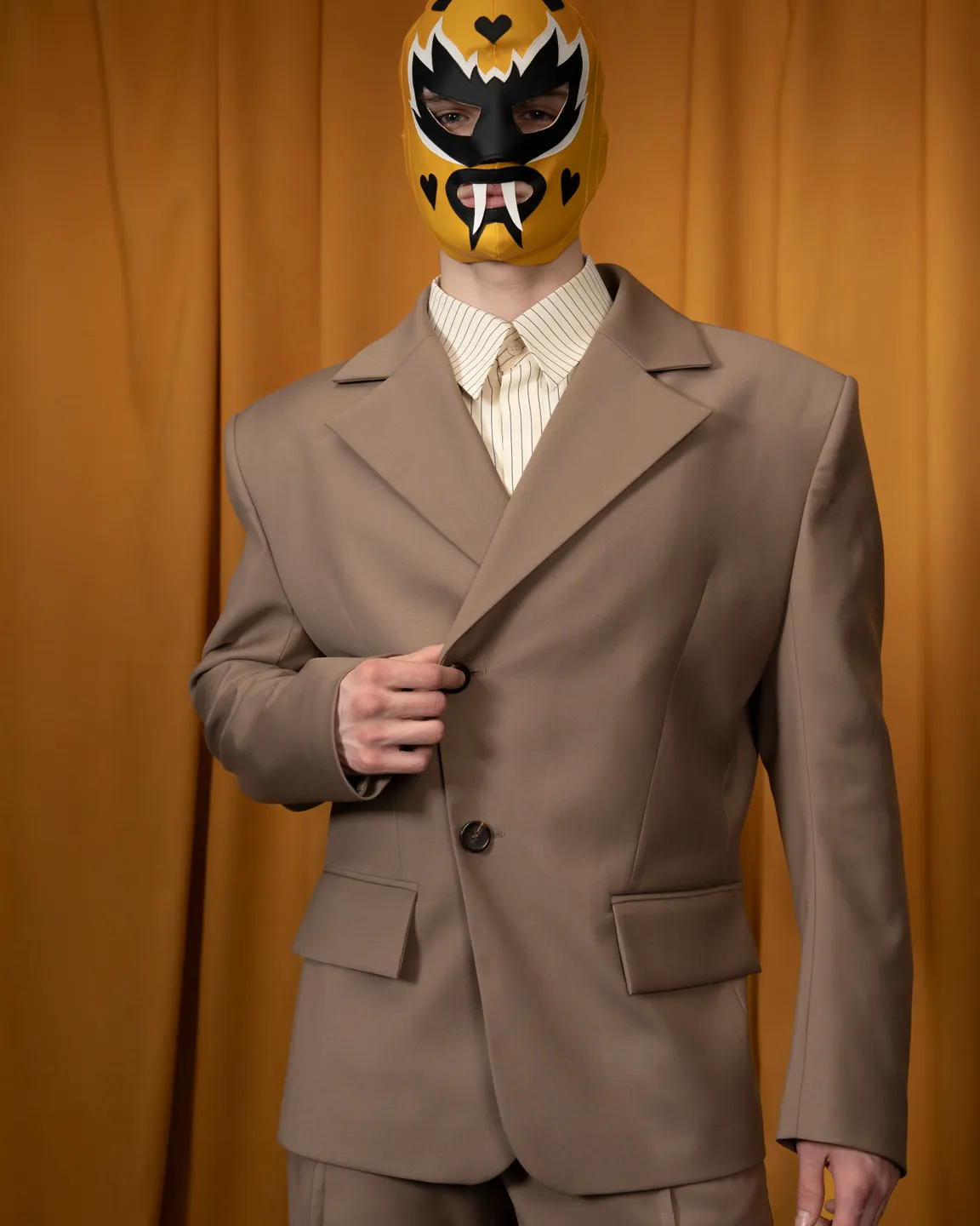 Пиджак бежевый 