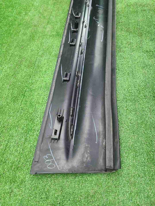 Накладка двери правая Mercedes GLB X247 (19-нв)