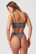 Бесшовные трусы стринги со средней посадкой из итальянской пряжи