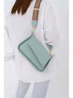 Сумка кросс-боди через плечо с широким съемным ремнем.