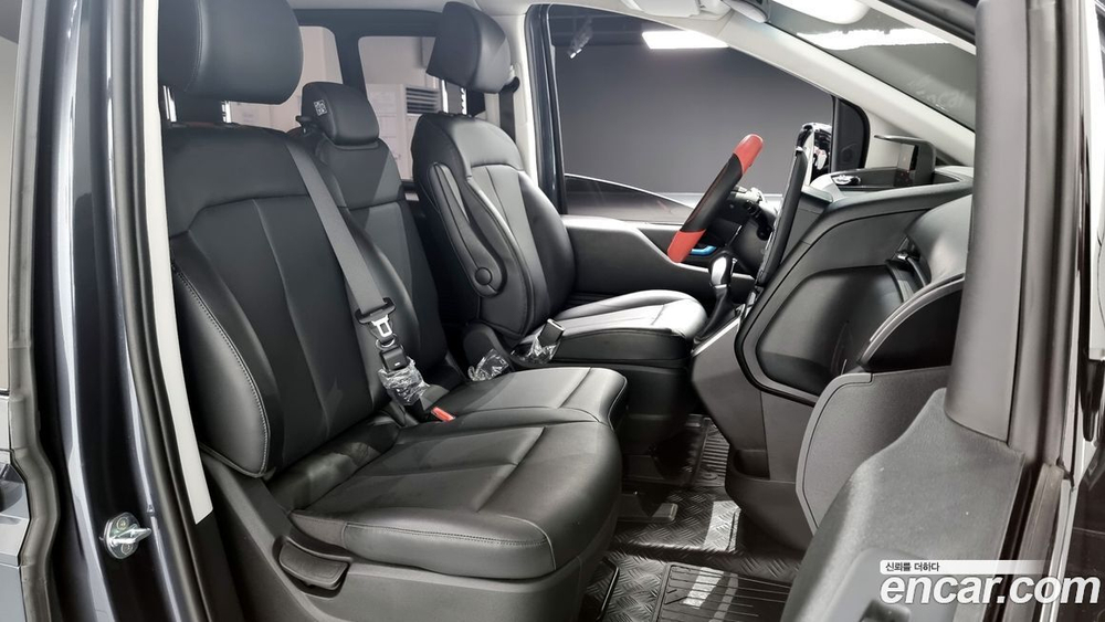 Hyundai Staria 4WD Tourer 9-и местный (07.2022)