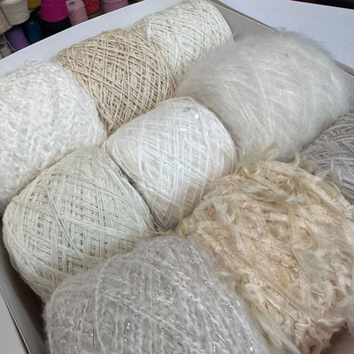 Набор зимний итальянской фантазийной пряжи для джемпера, кардигана "НЮД"; Состав: нежнейшая альпака baby, меринос, кидмохер, як, шелк, люрекс, пайетки; Общий вес: 615 гр