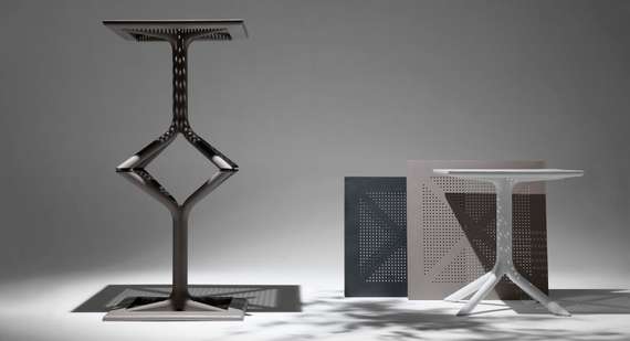 Пластиковый стол Clip 80х80 см белый