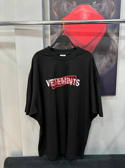 Футболка Vetements
