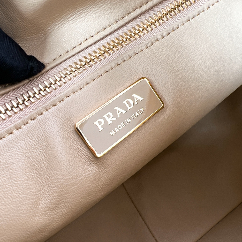 Prada Aimee Large 39 cm