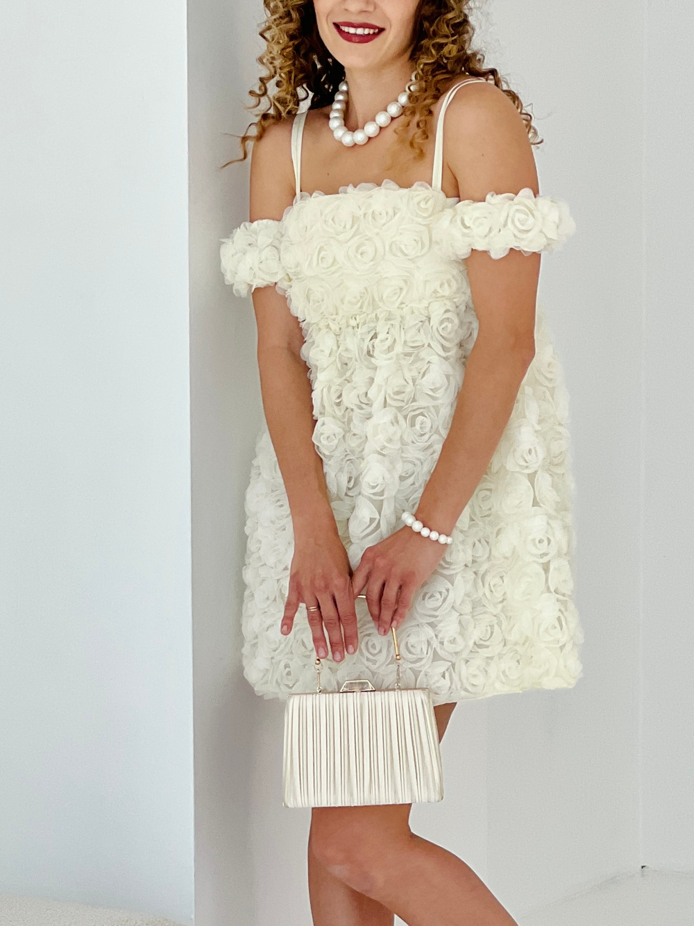 Платье со съемными рукавами-фонариками