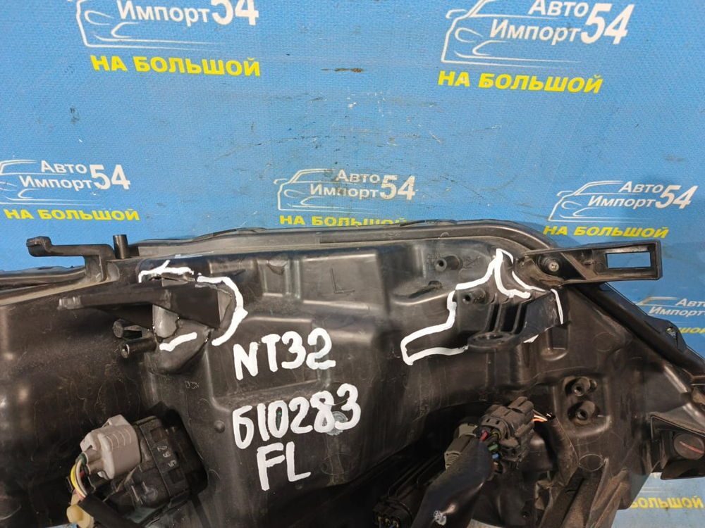 Фара передняя левая NISSAN X-TRAIL 2013-2017