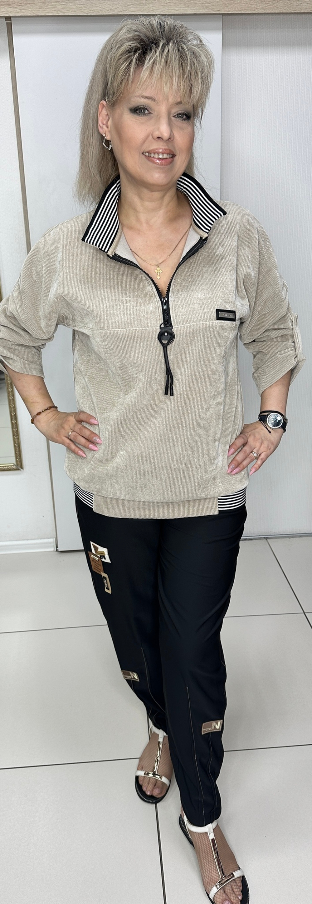 Толстовка-свитшот из микро-вельвета на резинке