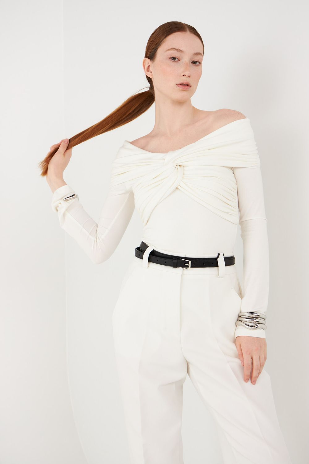 ТОП-БОДИ С УЗЛОМ, МОЛОЧНЫЙ