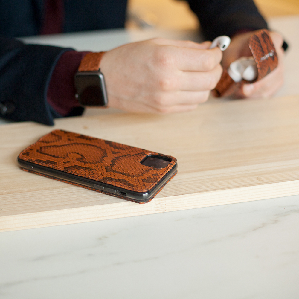 Чехол для iPhone 11 Pro из натуральной кожи питона, цвета Коньяк