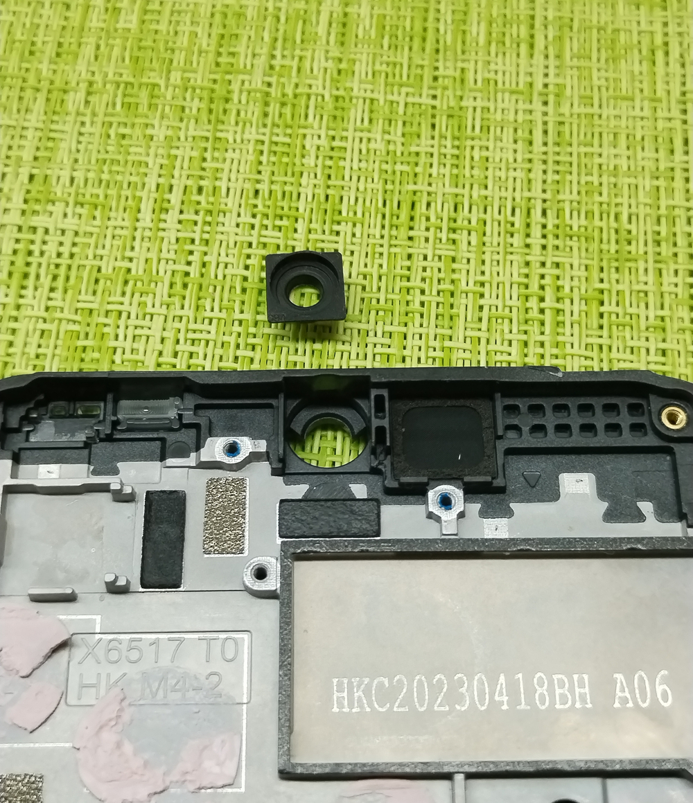 Infinix Smart 7 Plus (X6517) Резинка (фиксатор) камеры фронтальной (ORIG-SP)