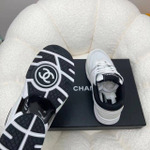 Женские кроссовки Chanel серого цвета с логотипом