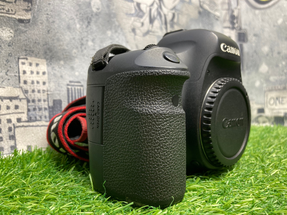 Canon EOS 6D ( 126.000 кадров )