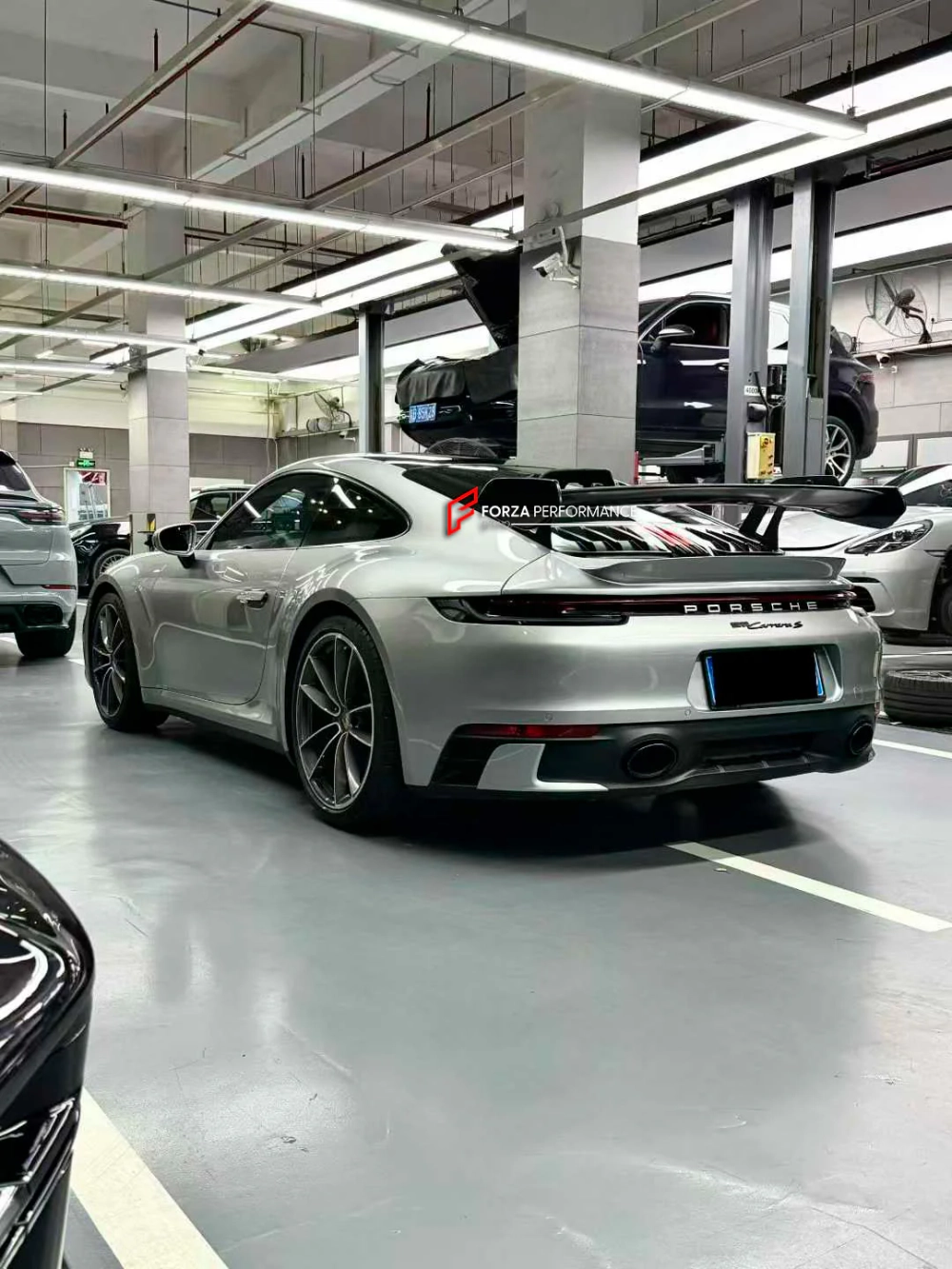 Заднее антикрыло с крышкой двигателя в стиле GT3 для PORSCHE 911 992.2 CARRERA 2025+