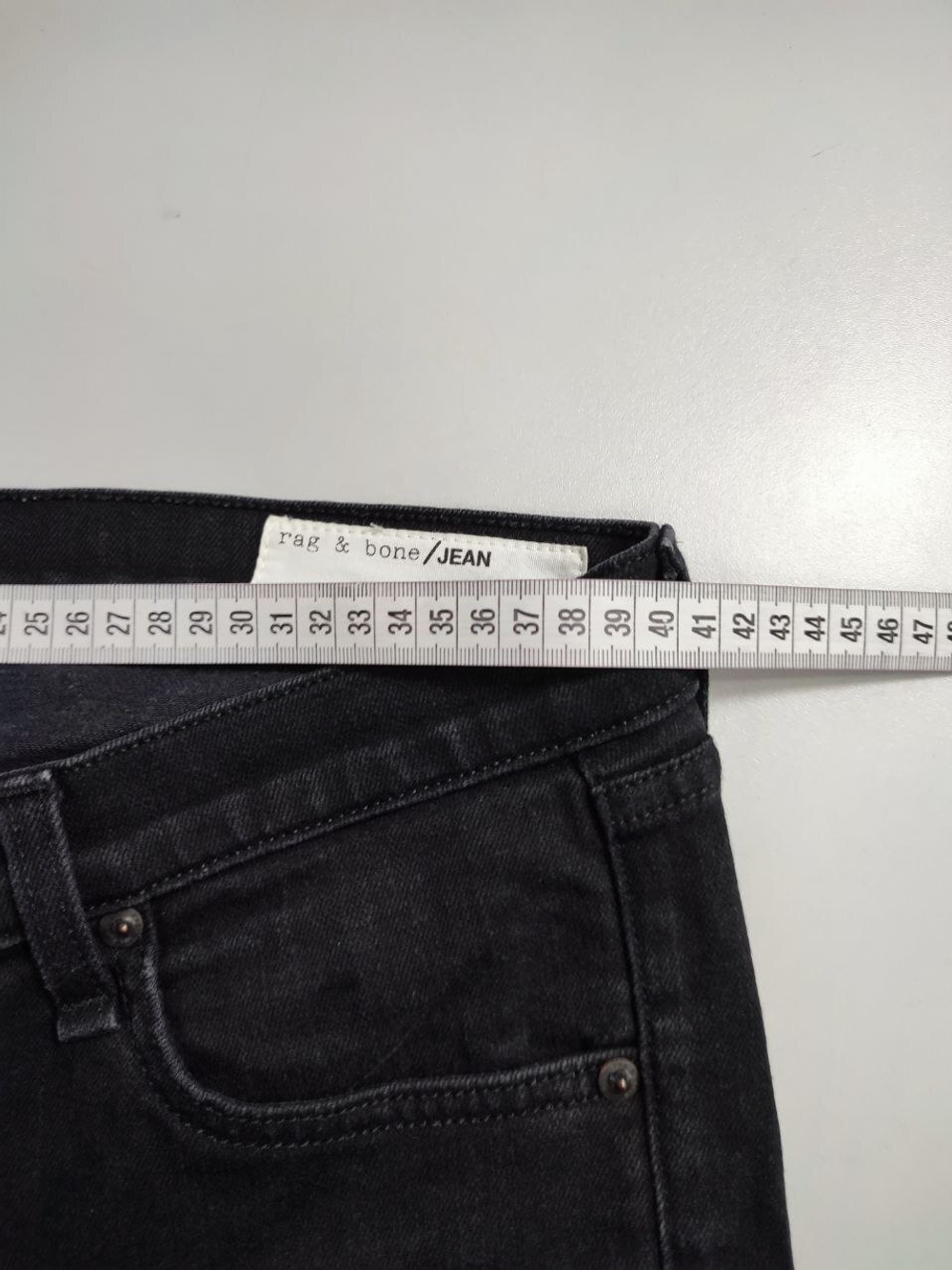 Джинсы темные 46 размер