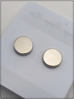 Клипсы на магнитах, серия "Глазки" (10мм). Без прокола ушей. Цена за пару. Бижутерия.