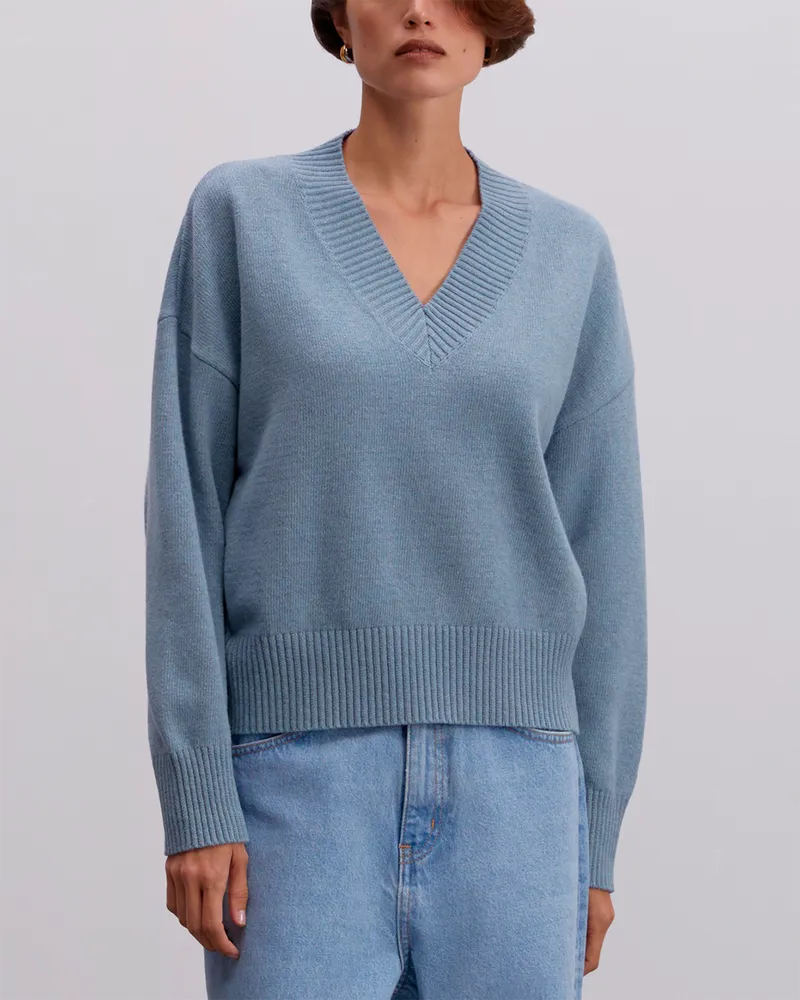 Голубой укороченный свитер из шерсти