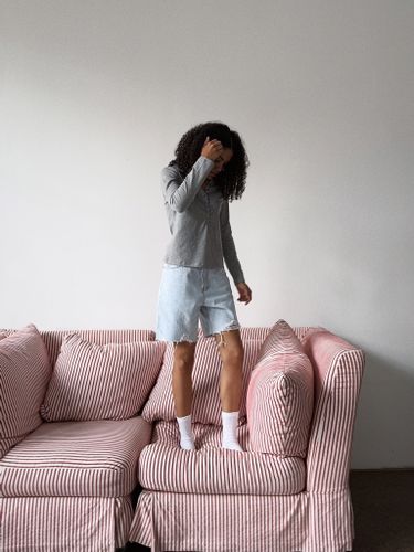 Серый лонгслив на пуговках