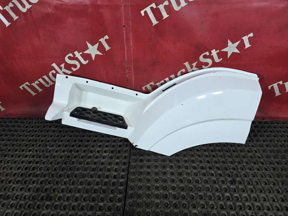 Корпус подножки левый