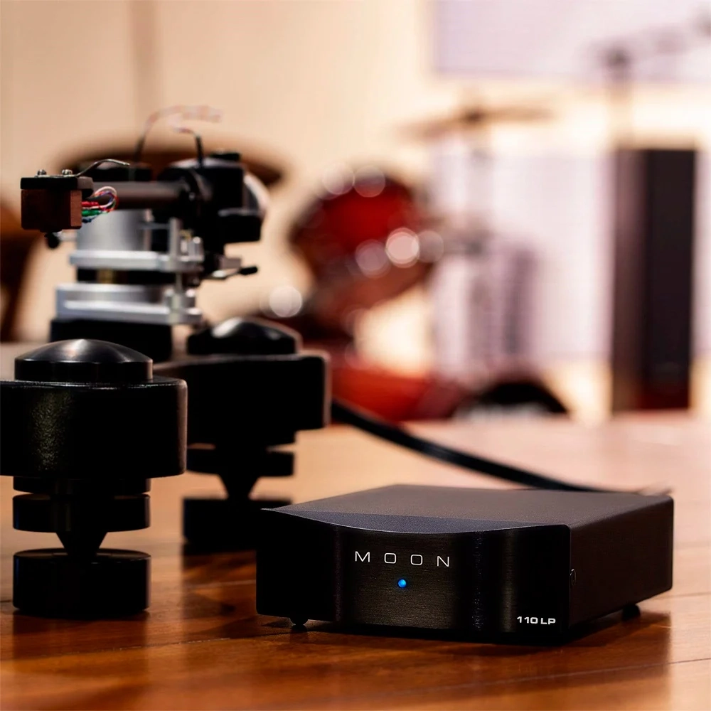 Moon by Simaudio 110LP v2 — фонокорректор для MM/MC картриджей