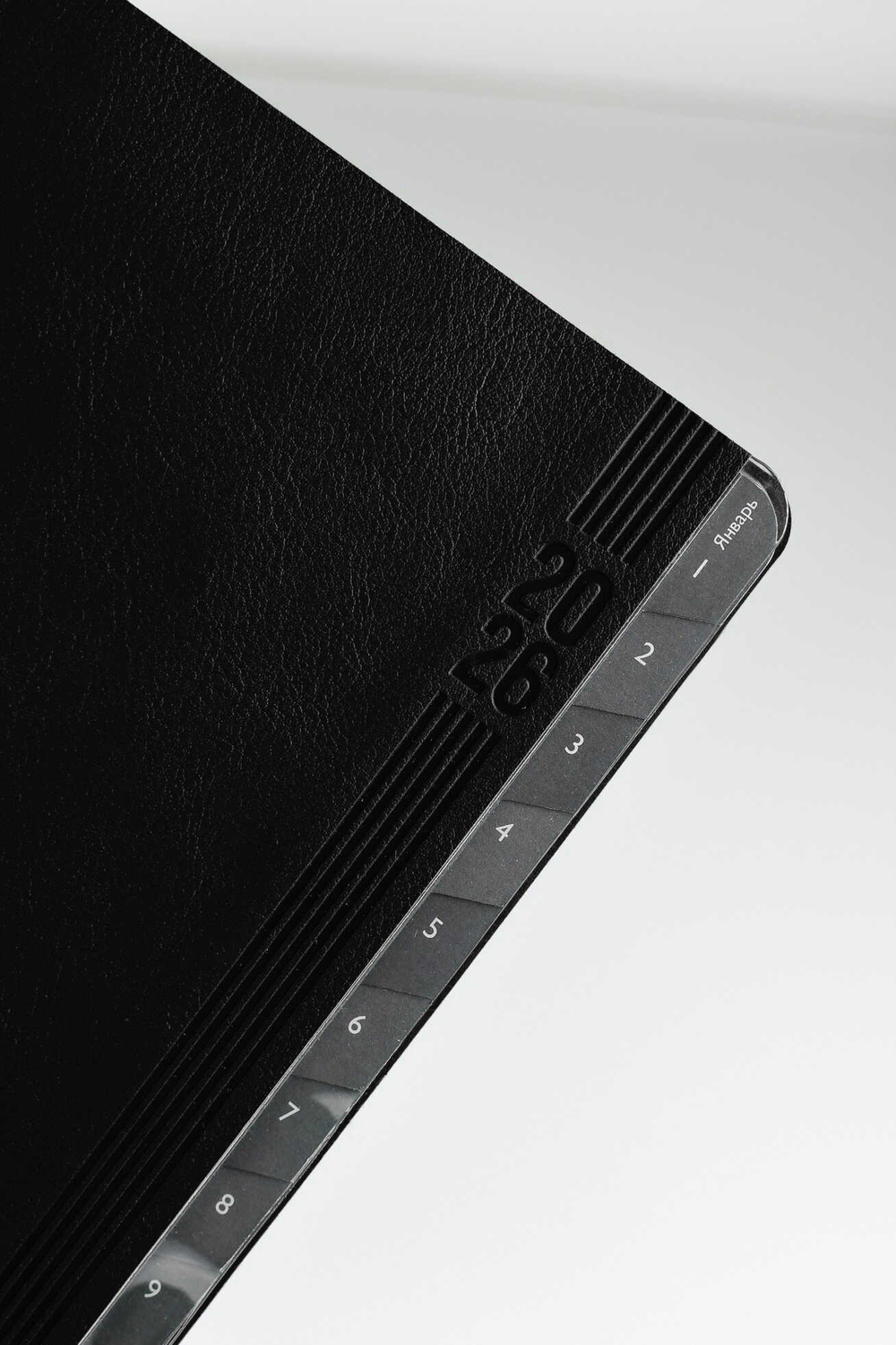 Еженедельник датированный 2026 ESCALADA, А5, 80 л., арт. 70334/ 15 БУЙВОЛ ЧЁРНЫЙ (кожзам: 149x211 мм, мягкий переплёт, материал обложки: искусственная кожа "Буйвол"; декор: блинтовое тиснение; способ крепления блока: ниткошвейный; вн. блок: 80 л., кр