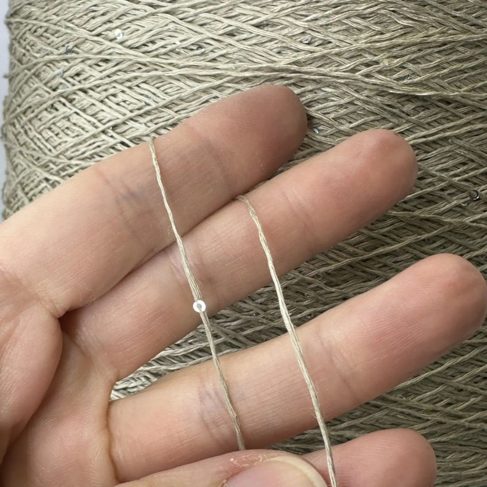 LINETTE PAILLETES - 80% лен, 20% п/а, микропайетки 2мм, ; 450м\100гр; цвет: светло-оливковый , пайетки серебро