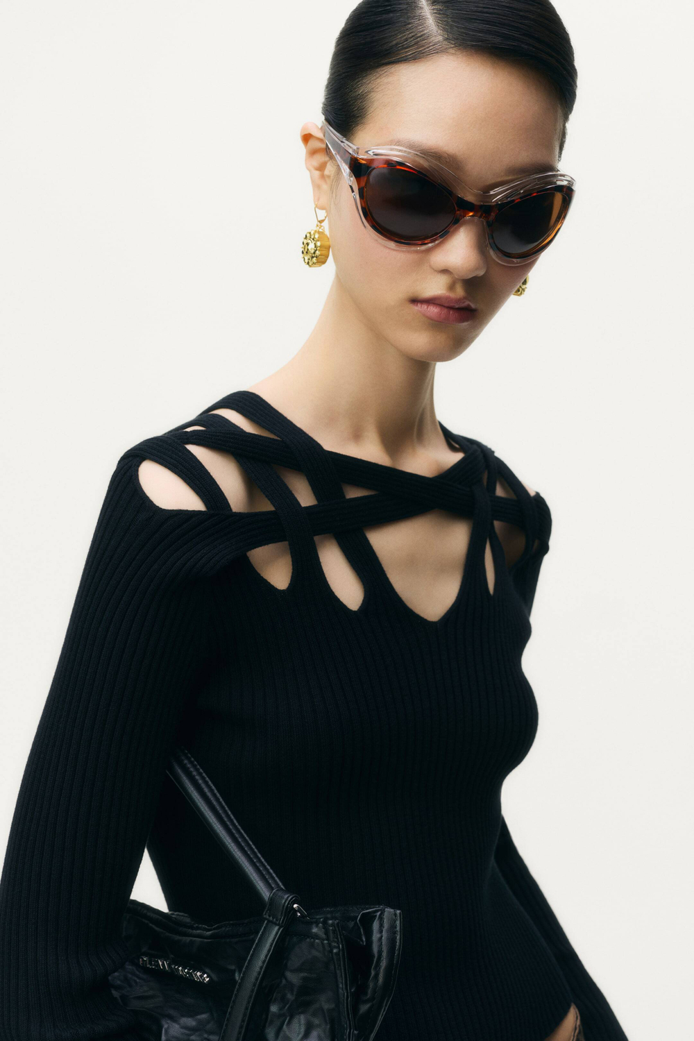 H&M - Glenn Martens Топ ажурный в рубчик, черный