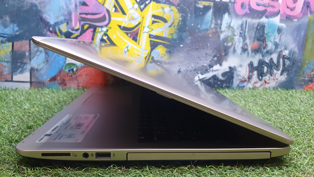 Ноутбук ASUS i5-6/12Gb/940MX 2Gb