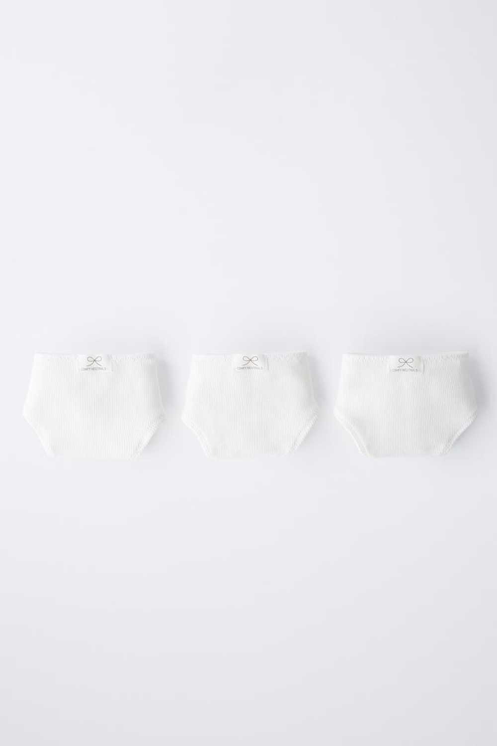 ZARA НАБОР ИЗ ТРЕХ ТРУСОВ В РУБЧИК С НАШИВКОЙ, ЭКРЮ