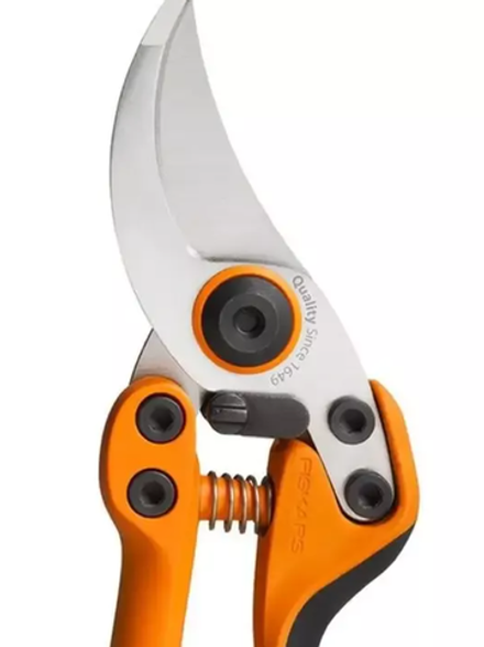 Секатор плоскостной Fiskars PB-8 М