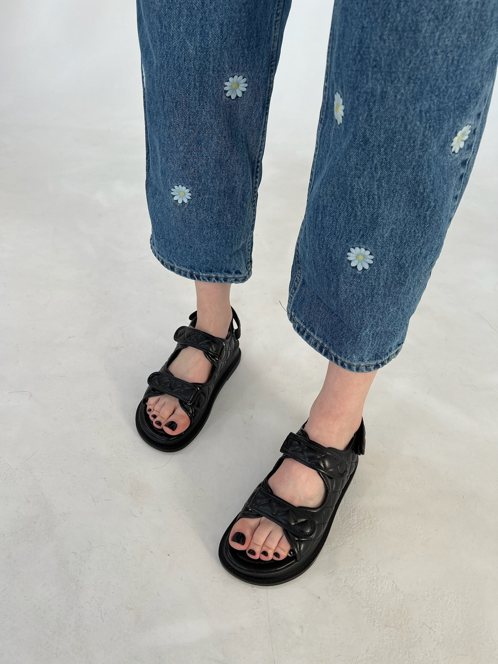 Сандалии в стиле "chanel"черного цвета