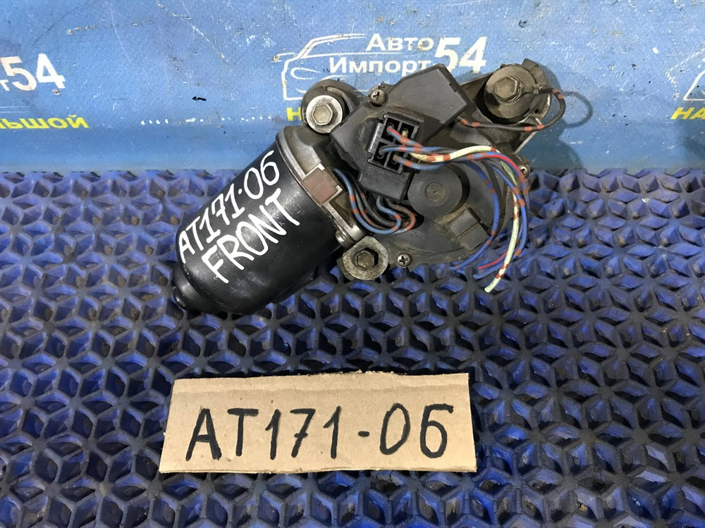 Моторчик переднего дворника TOYOTA CARINA 1990