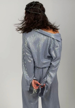 Мерцающий костюм к голубом цвете