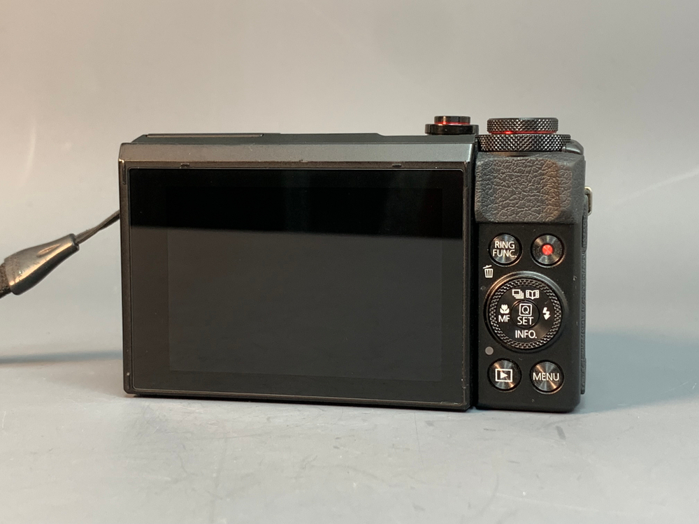 Canon PowerShot G7X Mark II