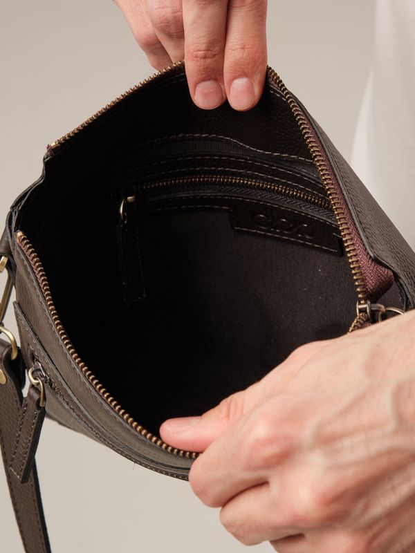 Мужская сумка кроссбоди DBR 7131 коричневый шоколад