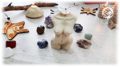 Свеча из воска "Торс" женский