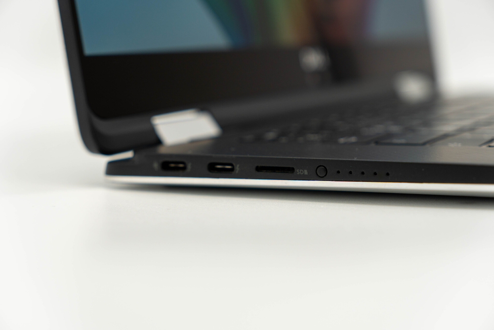 Ноутбук Dell Precision 5530 2 in 1 ( i5-8305G / Radeon Pro WX Vega M GL )