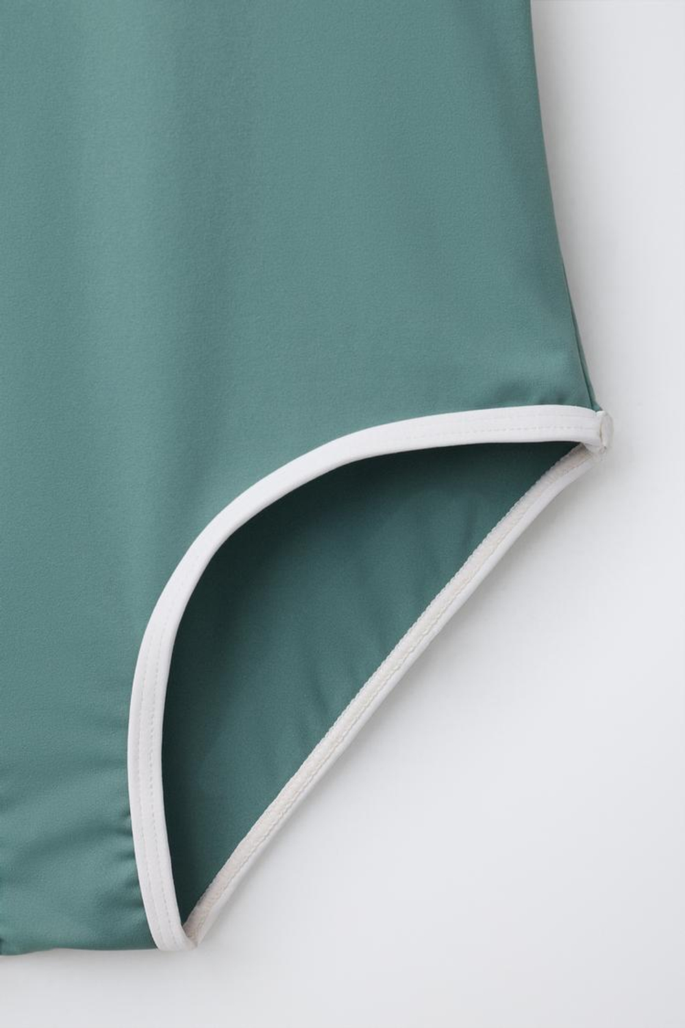 ZARA КУПАЛЬНИК С КОНТРАСТНОЙ ОТДЕЛКОЙ, ЗЕЛЕНОВАТО-СИНИЙ