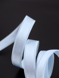 Резинка бретелечная светло-голубая глянцевая ширина 10 мм