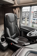 Чехлы Люкс DAF XF 106 (экокожа, черный цвет, черная вставка)